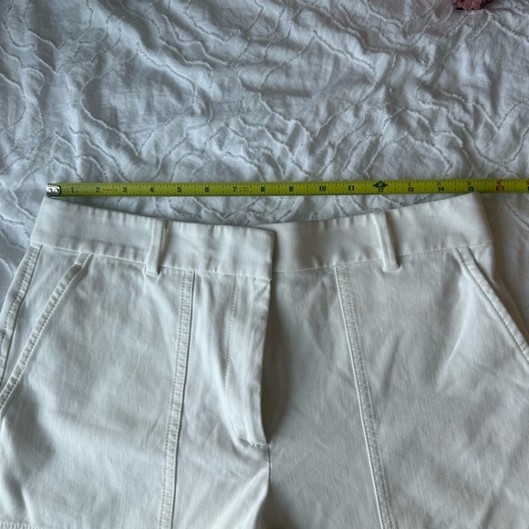 Ann Taylor White Shorts Pockets - Picture 3 of 8